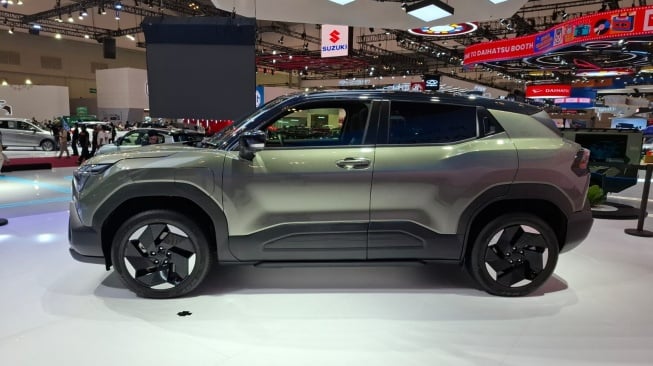 Penampilan perdana SUV listrik Suzuki eVITARA di Gaikindo Indonesia International Auto Show (GIIAS) 2025. (Foto: SUARA.com/Manuel Jeghesta).