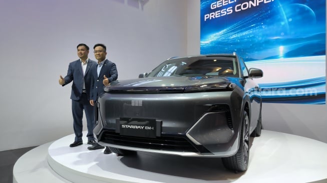 Mobil PHEV Geely Kejutkan GIIAS 2025, Dipastikan Meluncur di Indonesia Tahun Ini