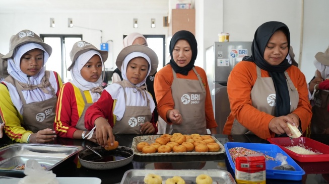 BRI Rayakan Hari Anak Nasional 2025 dengan Edukasi Pertanian di Garut