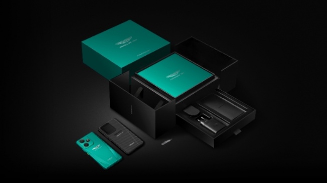 realme GT 7 Aston Martin Green. [realme]