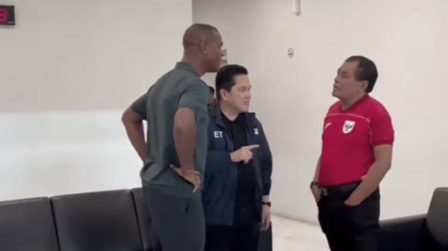 Patrick Kluivert Tolak Pinggang Bertemu Nurdin Halid, Ada Masalah Apa?