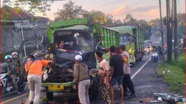 Kecelakaan Beruntun di Tabanan: Gara-Gara Truk Mogok, Pengendara Motor Jadi Korban