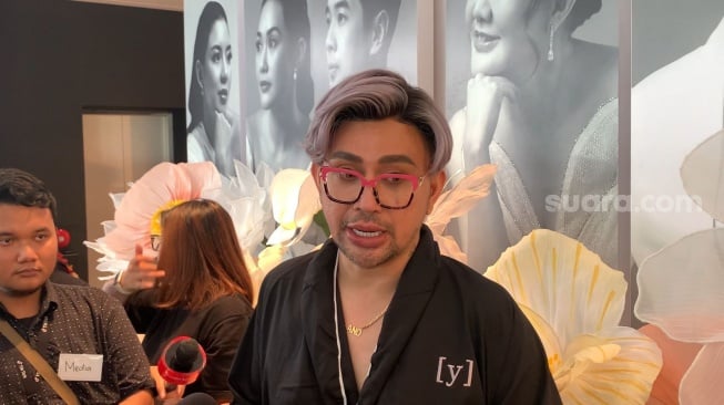 Caren Delano dalam sebuah wawancara di kawasan Gandaria, Jakarta, Kamis, 24 Juli 2025. [Suara.com/Adiyoga Priyambodo]