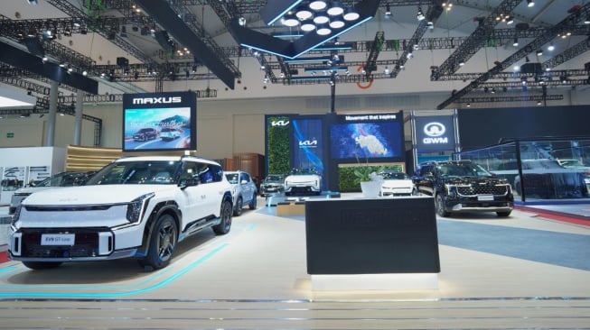 Jajaran produk mobil Kia mulai dari MG4 EV, MG4 EV MAX, MG ZS EV, MG5 GT, dan MG ZS yang diboyong ke GIIAS 2025. (Foto: Kia)