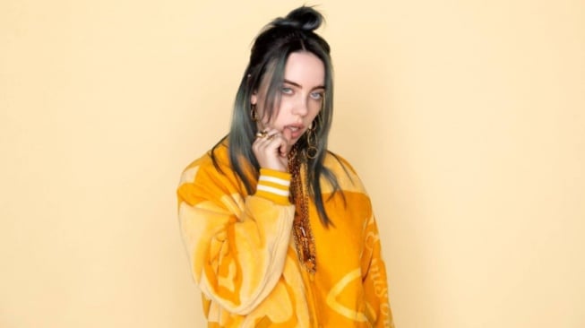 Billie Eilish Beber Tengah Kolaborasi Proyek dengan Sutradara Titanic