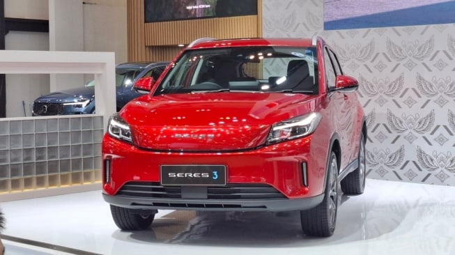 SERES Umumkan Harga Resmi SERES 3 di GIIAS 2025, Isi Segmen Mobil Listrik Rp 300 Jutaan