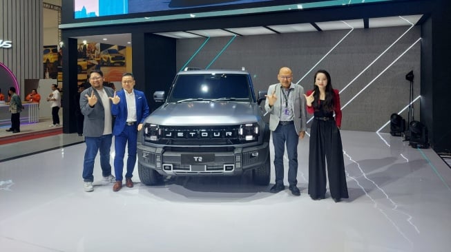 JETOUR T2 setir kanan pertama di dunia dalam ajang Gaikindo Indonesia International Auto Show (GIIAS) 2025. (Foto: SUARA.com/Manuel Jeghesta)