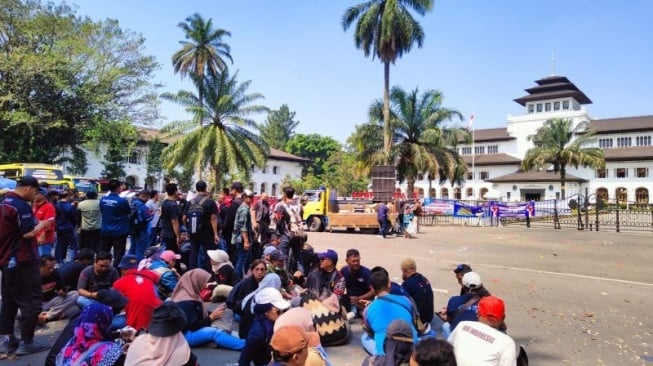 Disindir Lewat Medsos, Pekerja Pariwisata Jabar Ancam Dedi Mulyadi Soal Study Tour
