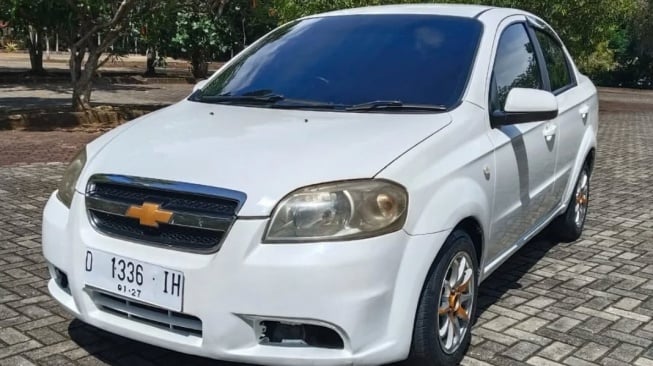 Mobil Chevrolet Lova, jenis mobil sedan yang bisa diajak berangkat kerja di kota besar. (Instagram)