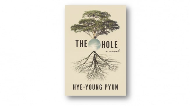 Ulasan Novel The Hole: Imajinasi yang Terkunci dan Tubuh yang Lumpuh