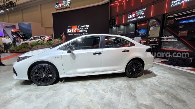 Toyota Corolla Altis Hybrid GR Sport Diluncurkan di GIIAS 2025