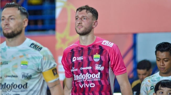 BRI Super League: Kisah Adam Przybek Cicipi Tantangan Baru di Luar Eropa