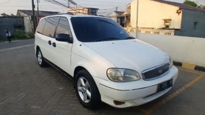 Mobil bekas untuk keluarga (OLX)