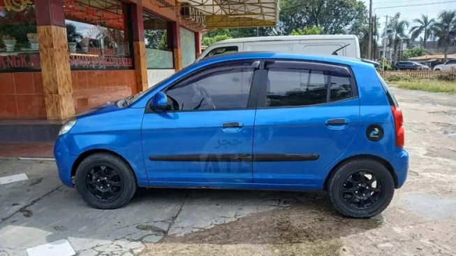 Mobil matic bekas Kia Picanto. (OLX)