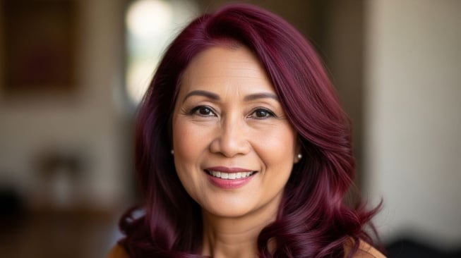 Ilustrasi warna rambut perempuan 50 tahun ke atas. (Google AI Studio)