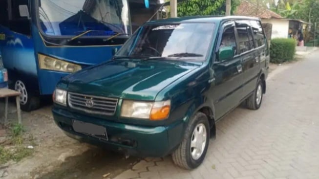 Mobil bekas untuk keluarga (OLX)