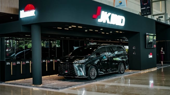 JKIND Tawarkan Kaca Film Mobil Anti Maling di GIIAS 2025