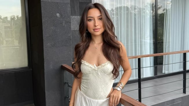 Tetap Mewah Meski Jadi Single Parent, Harga 4 Gelang Jennifer Coppen Setara Rumah Subsidi!