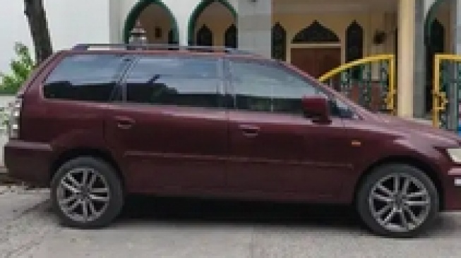 Mobil bekas untuk keluarga (OLX)