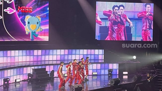 Proxie Sapa Teerak di Jakarta, Bawakan Lagu Gee Hingga Panah Asmara di Konser Hello Boysss