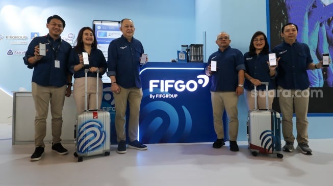 (kiri ke kanan) Direktur FIFGROUP Daniel Hartono, Direktur FIFGROUP Valentina Chai, Direktur FIFGROUP Indra Gunawan, CEO FIFGROUP Siswadi, Direktur FIFGROUP, Esther Sri Harjati, Customer Relationship Management & Digital Dvision Head FIFGROUP Joni Citradinata saat peluncuran FIFGO di GIIAS 2025, ICE BSD, Tengerang, Banten, Sabtu (26/7/2025). [Suara.com/Alfian Winanto]