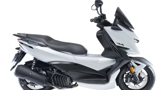 Zontes 150M 2025, penantang serius Yamaha NMAX dan Honda PCX (Greatbiker)