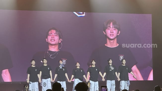 EVNNE Tutup Tur Konser Asia dengan Penuh Haru dan Cinta di Jakarta