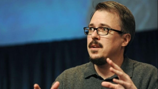 Profil Vince Gilligan, Penulis dan Sutradara Breaking Bad yang Hadir dengan Karya Terbaru, Pluribus