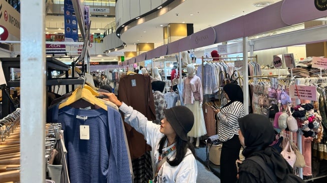 Viral Fenomena Rojali dan Rohana Cuma 'Cuci Mata' di Mal, Apa Kata Para Penjual?