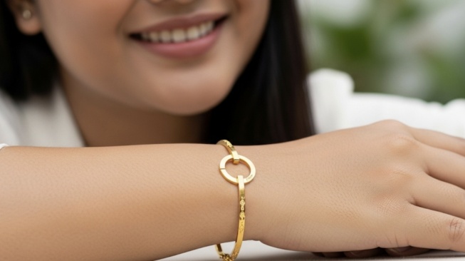 Ilustrasi gelang emas minimalis