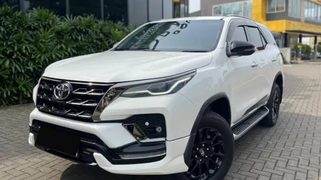 Toyota Fortuner VRZ bekas (OLX)