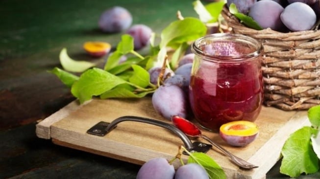 8 Rekomendasi Minuman Pelancar BAB, Variatif & Mudah Dibuat!