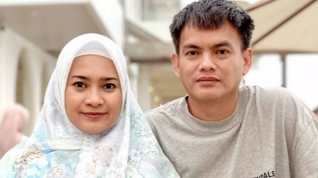 Tak Terlihat di Pernikahan Putri Aldi Bragi, Ke Mana Karlie Fu Suami Ikke Nurjanah?