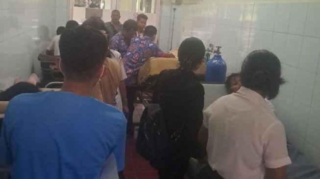 Sejumlah Siswa di Kabupaten Sumba Barat Daya, NTT dilarikan ke rumah sakit usai mengonsumsi MBG beberapa hari lalu. [Ist/Digtara]