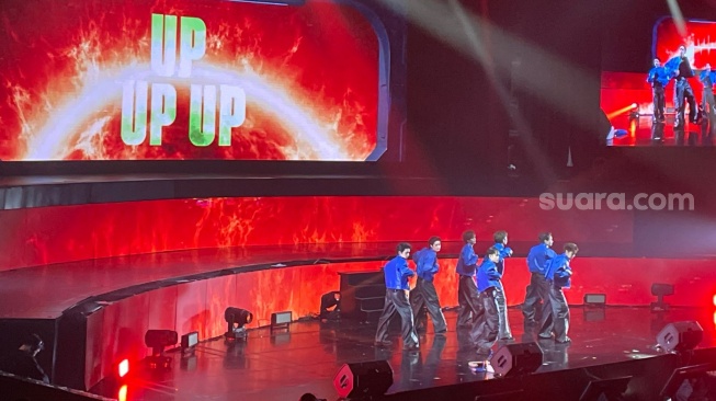 Boyband Atlas sukses membuat penggemar terkesima lewat konser yang bertajuk Hello Boysss Asia Tour yang digelar di Balai Sarbini, Jakarta Selatan pada Sabtu (26/7). [Suara.com/Sumarni]