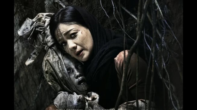 Nirina Zubir Hadapi Teror Mencekam dalam Film Panggilan dari Kubur