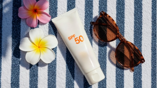 5 Rekomendasi Sunscreen Murah untuk Cerahkan Wajah: Ukuran Besar, Tak Khawatir Boros