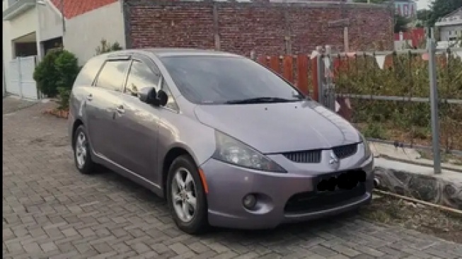Mobil bekas keluarga (Website/OLX)