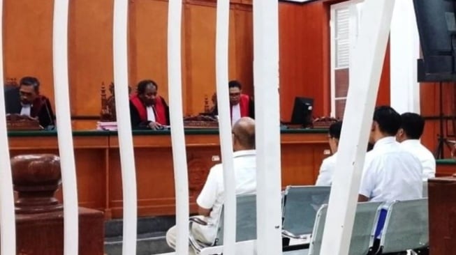 Mantan Ketua KONI Makassar Dituntut 6 Tahun Penjara