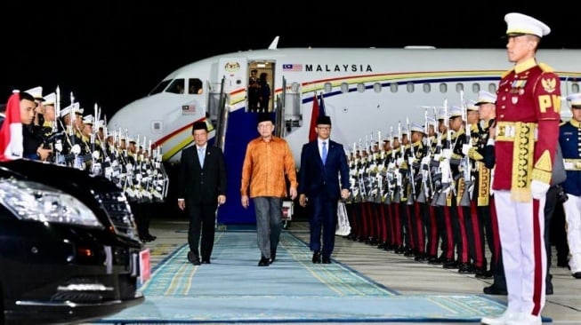 PM Malaysia Anwar Ibrahim Tiba di Jakarta, Siap Gelar Pertemuan Annual Consultation dengan Prabowo