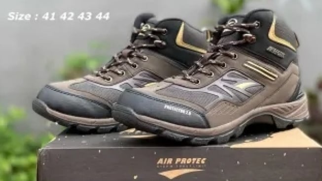 Sepatu Avtech. [Lazada]