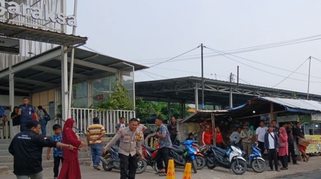 Viral Opang Tigaraksa Turun Paksa Ibu dan Balita dari Taksi Online, Kini 'Nginap' di Kantor Polisi