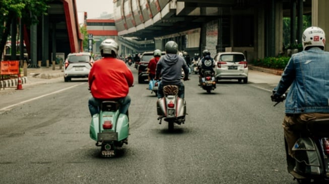 Saat Kenangan Jadi Komoditas: Psikologi di Balik Tren Vintage Masa Kini