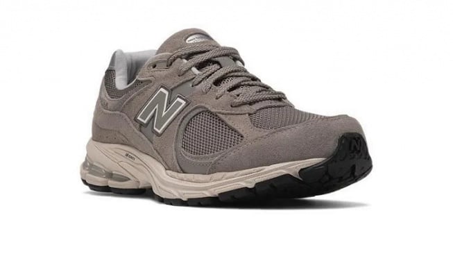 New Balance 2002R.