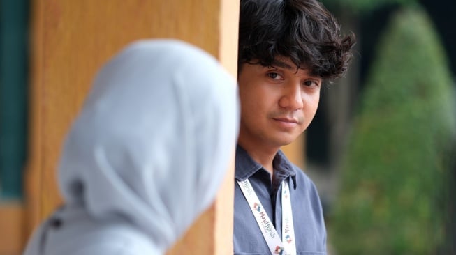 Film Assalamualaikum Baitullah, Arbani Yasiz sebagai Barra Si Pria Soft-Spoken
