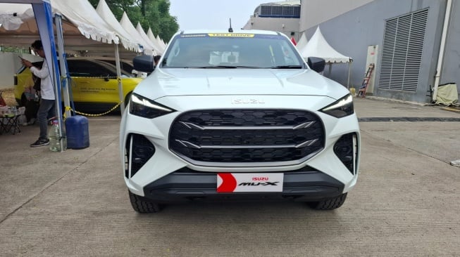 Isuzu MU-X jadi produk jagoan PT Isuzu Astra Motor Indonesia untuk menantang Mitsubishi Pajero Sport dan Toyota Fortuner. (Foto: SUARA.COM/Manuel Jeghesta)