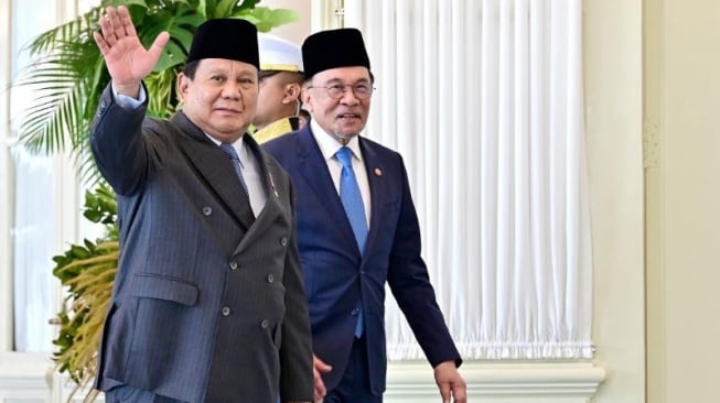 Presiden Prabowo Subianto dan Perdana Menteri (PM) Malaysia, Dato' Seri Anwar Ibrahim di Istana Merdeka, Jakarta, Selasa (29/7). (foto: Biro Pers Sekretariat Preside).