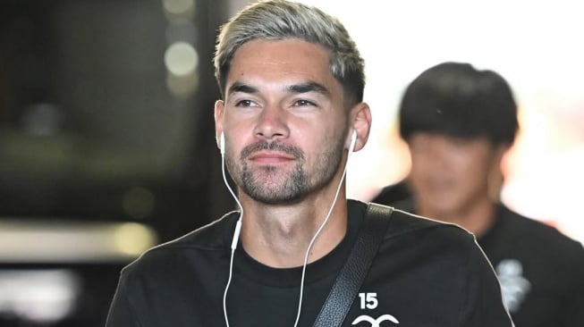 Yokohama F. Marinos vs Liverpool: Sandy Walsh Duduk di Bangku Cadangan