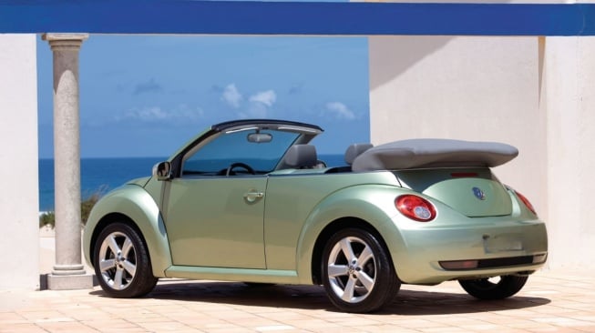 Volkswagen new beetle cabriolet (volkswagen-newsroom.com)