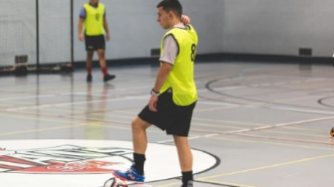 Kalau Gagal Oper, Salah Siapa? Yuk Cek Oksitosin dan Kepercayaan Tim Futsal